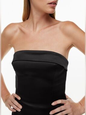 Elegant Black Strapless Dress - Sleek Evening Style